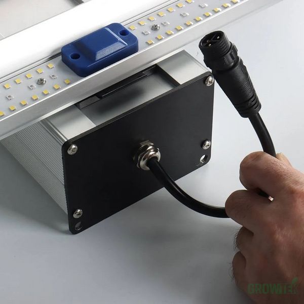 LED лампа Wingrouw Win 750 Eco Full Spectrum UV&IR Dimming